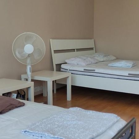 Affordable Studio Near City Center Wenen Buitenkant foto